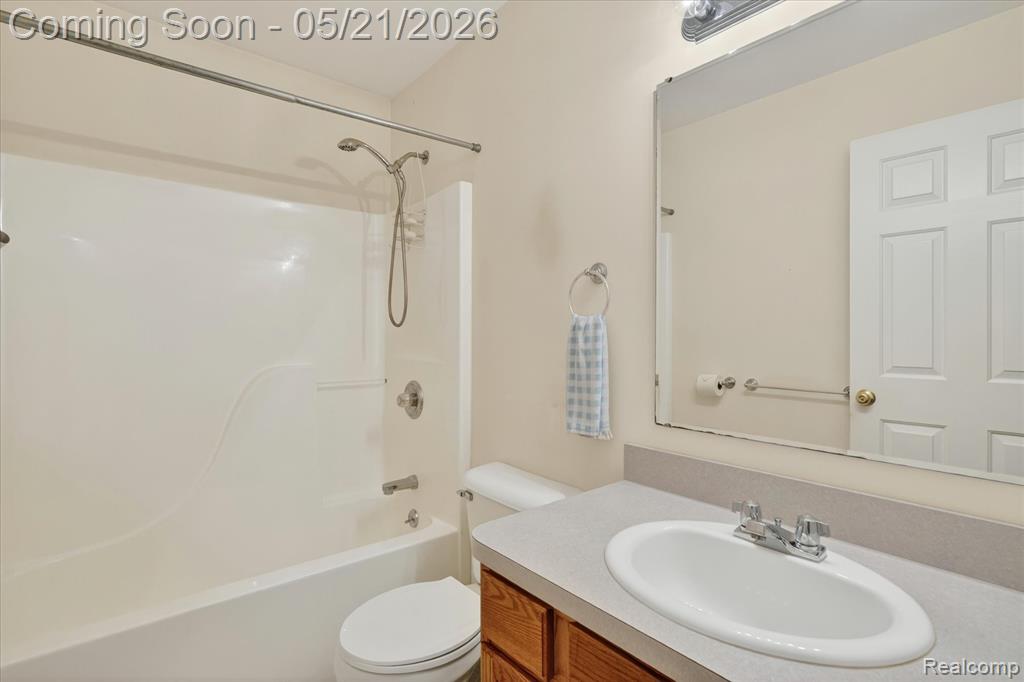 1607 Cedarwood Drive, Flushing, MI 48433 — Photo 18
