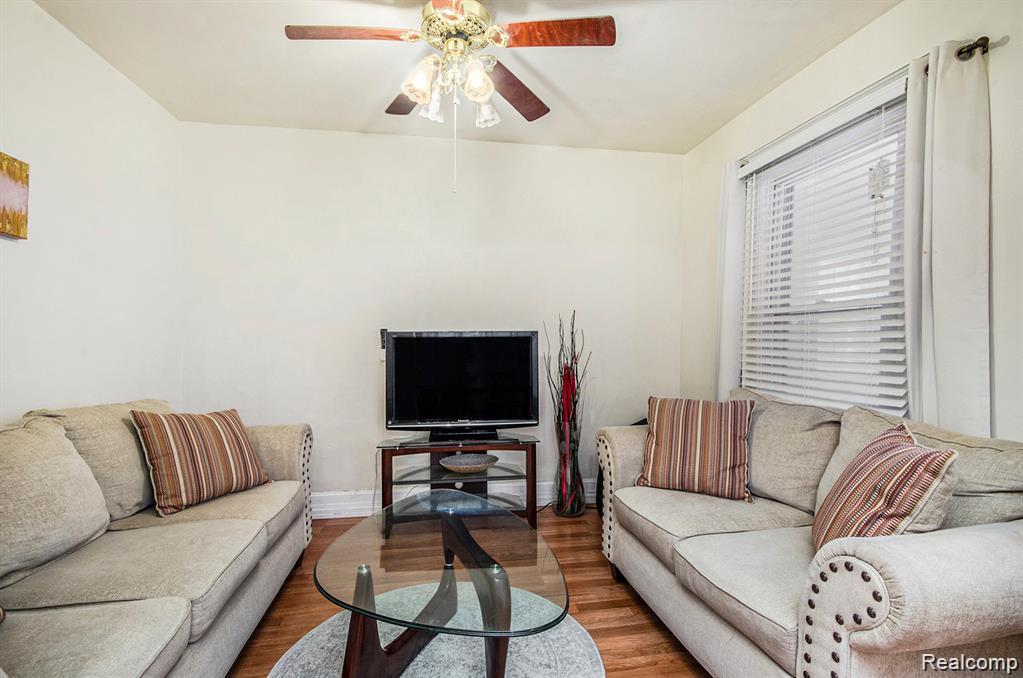 3017 Jacob Street, Hamtramck, MI 48212 — Photo 3