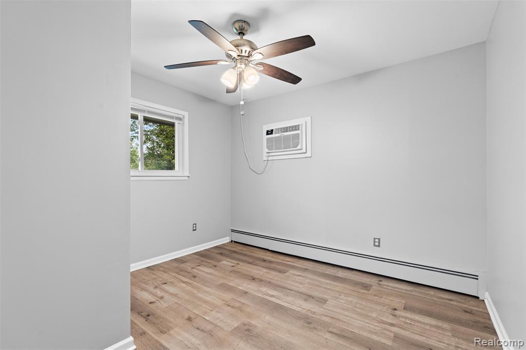 4127 Kent Rd, Royal Oak, MI 48073 — Photo 6