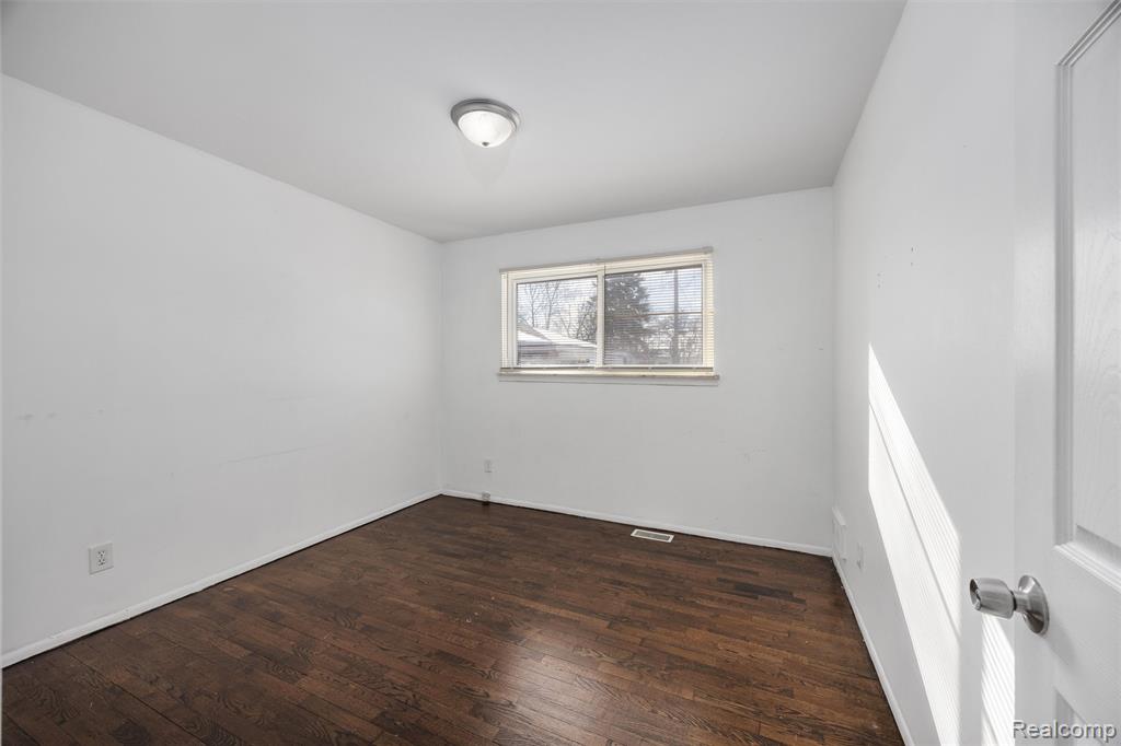 4348 Martin Road, Warren, MI 48092 — Photo 15