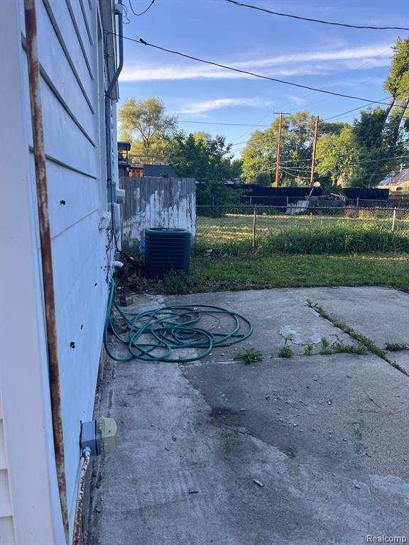 7290 Woodmont Avenue, Detroit, MI 48228 — Photo 15