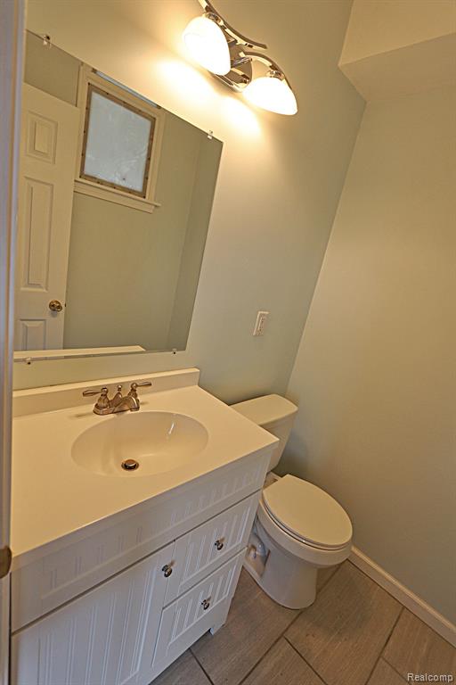 802 E 11 MILE Road, Royal Oak, MI 48067 — Photo 11