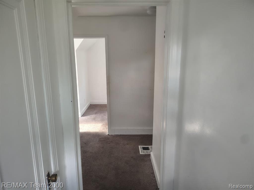 8860 Appoline Street, Detroit, MI 48228 — Photo 35