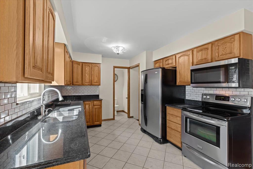 7242 HOUGHTON Drive, Davison, MI 48423 — Photo 4