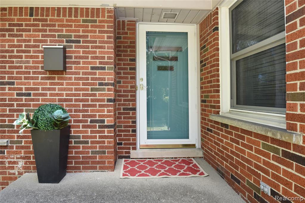 18146 Riverside Drive, Beverly Hills, MI 48025 — Photo 36