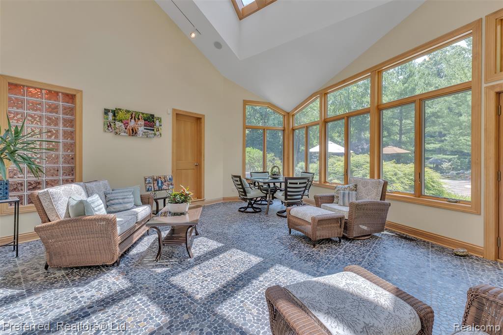 12196 Woodline Drive, Fenton, MI 48430 — Photo 30