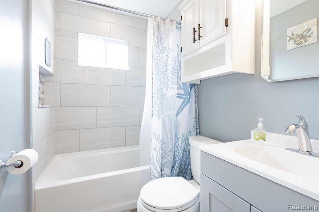 6905 Lathers Street, Garden City, MI — Photo 8