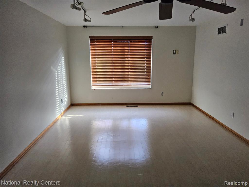 8676 Community Blvd Boulevard, Warren, MI 48093 — Photo 12