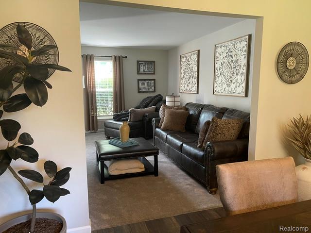 5827 Woodfield Parkway, Grand Blanc, MI 48439 — Photo 29