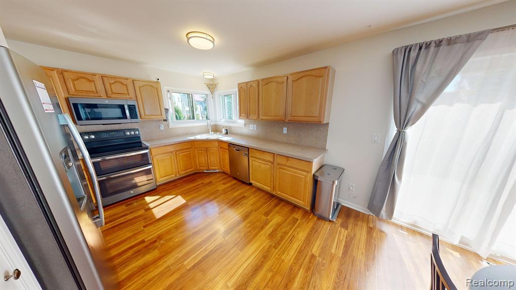 7724 PIONEER Drive, Ypsilanti, MI 48197 — Photo 11