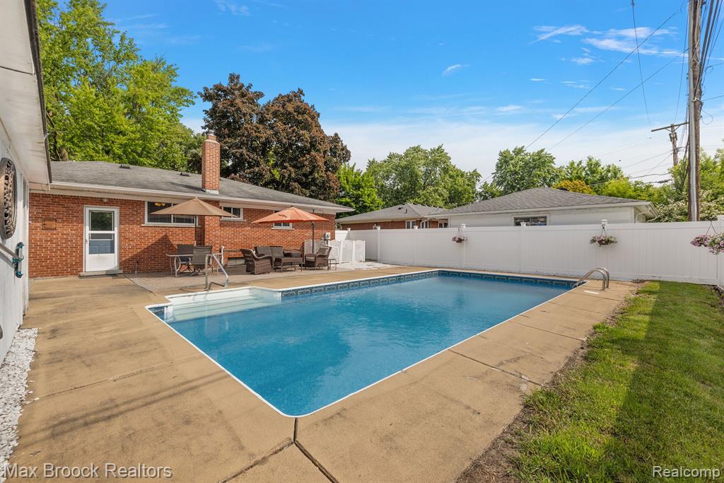 9060 HEADLEY Drive, Sterling Heights, MI 48314 — Photo 9