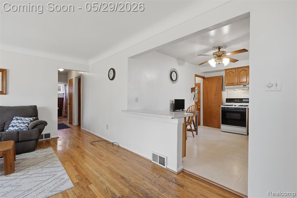 24237 Roxana Avenue, Eastpointe, MI 48021 — Photo 10