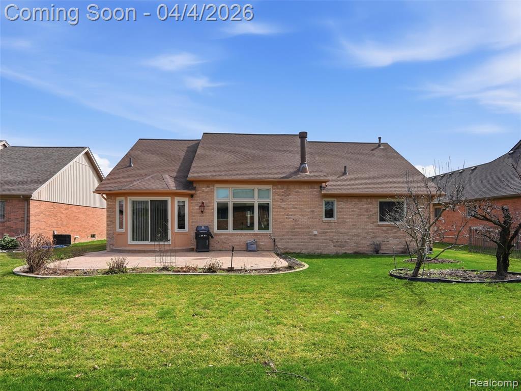 51605 Shadywood Drive, Macomb, MI 48042 — Photo 22