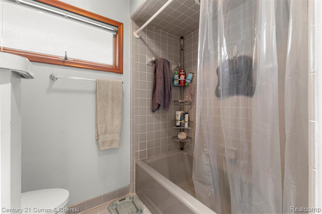 7254 Mayfair Street, Taylor, MI 48180 — Photo 18