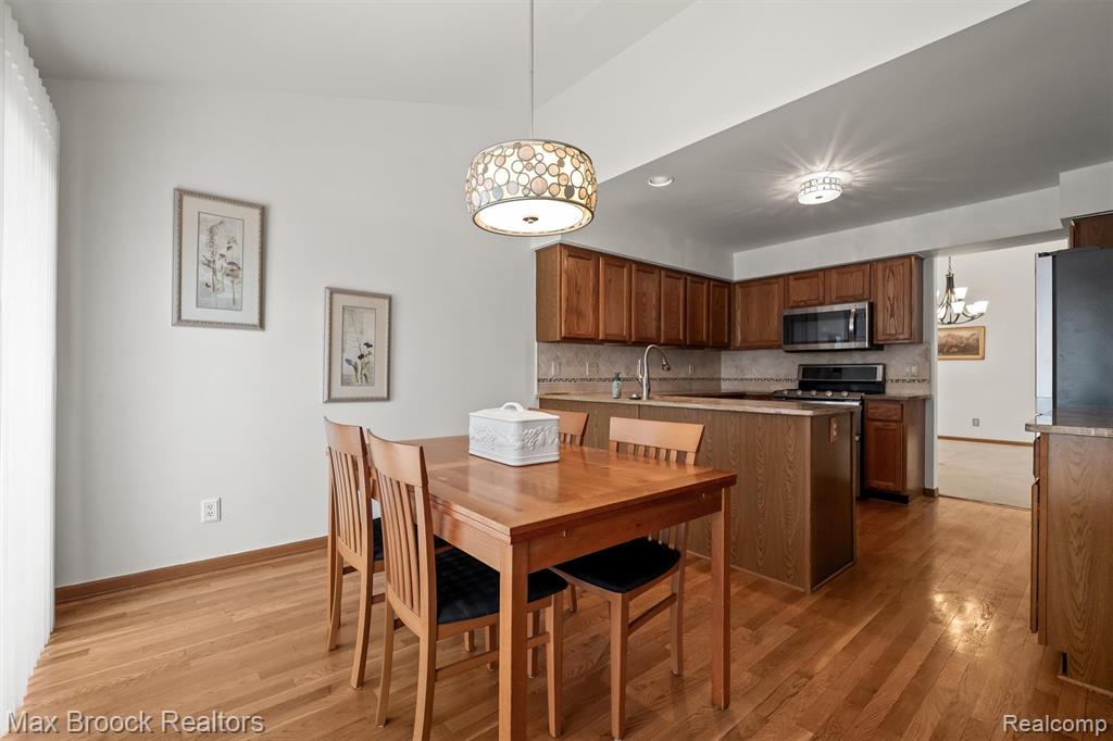 42738 Matthew Drive, 47, Sterling Heights, MI 48313 — Photo 16