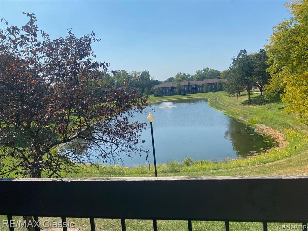 33623 PONDVIEW Circle, Livonia, MI 48152 — Photo 13