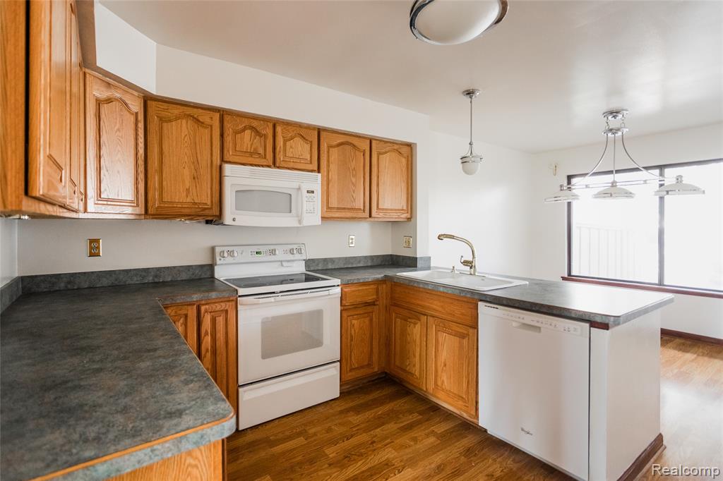 7118 Pebble Park Drive, West Bloomfield, MI — Photo 19