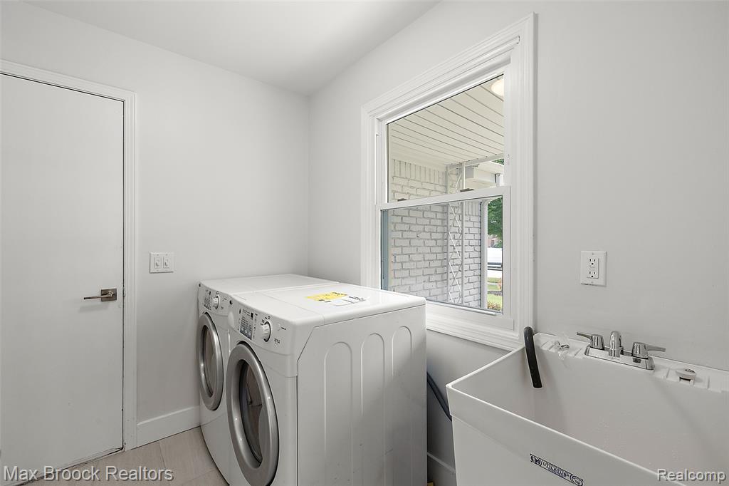 5362 Hertford Drive, Troy, MI 48085 — Photo 35