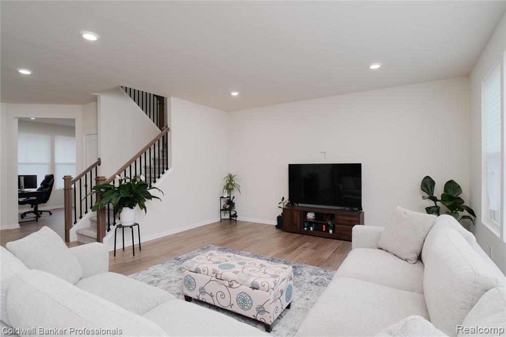 4813 Marquette Drive, Milford, MI 48381 — Photo 13