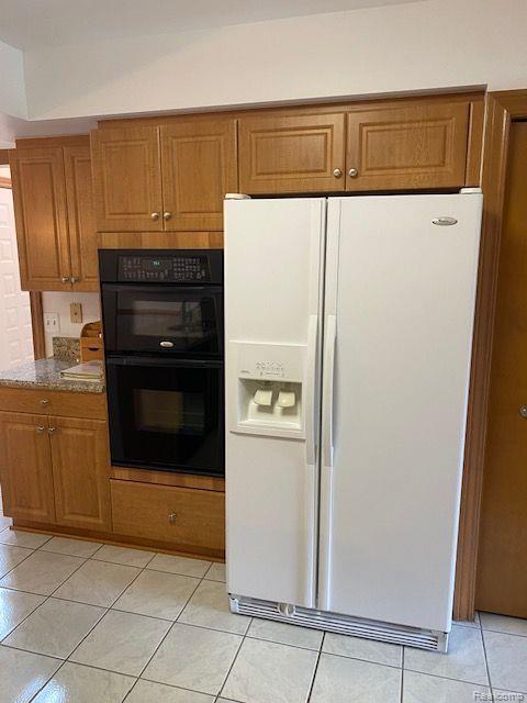 37557 AMBER Drive, Farmington Hills, MI 48331 — Photo 14
