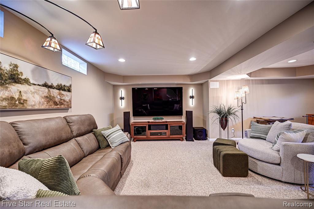 4950 Whitlow Court, Commerce Twp, MI 48382 — Photo 39