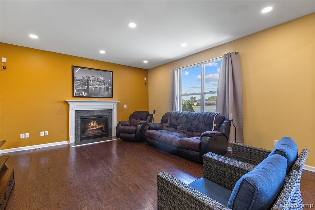 28547 Oakmonte Circle E, New Hudson, MI 48165 — Photo 12