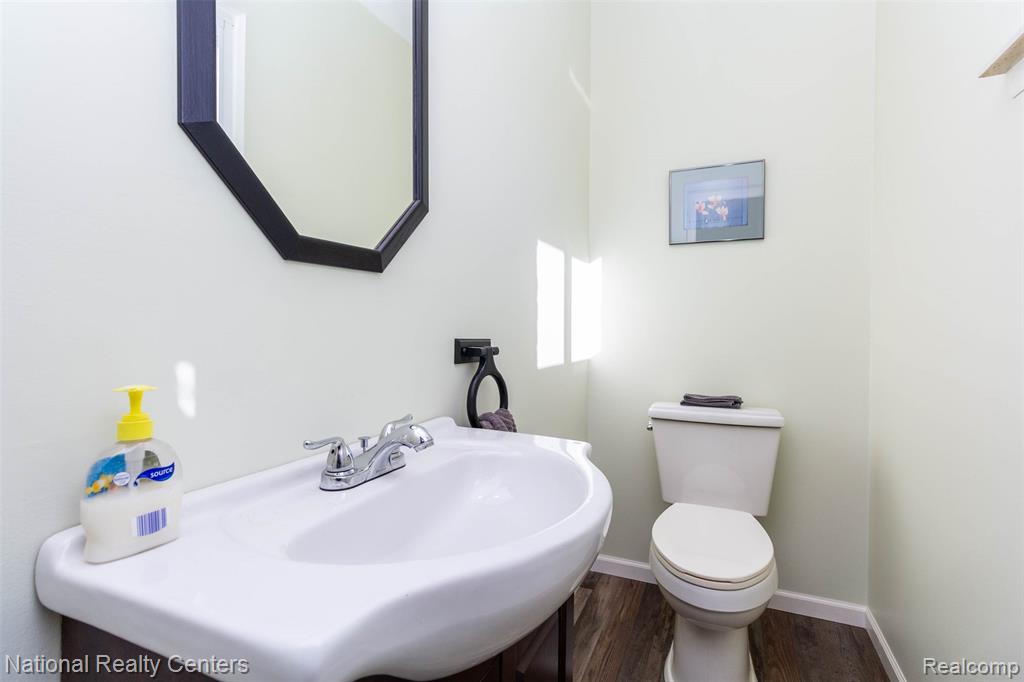 511 S Bryar Street, Westland, MI 48186 — Photo 27