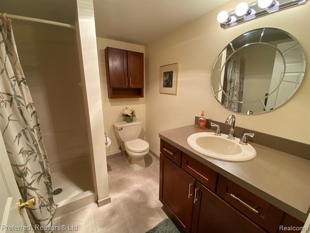 8360 OPAL Drive, Westland, MI — Photo 38