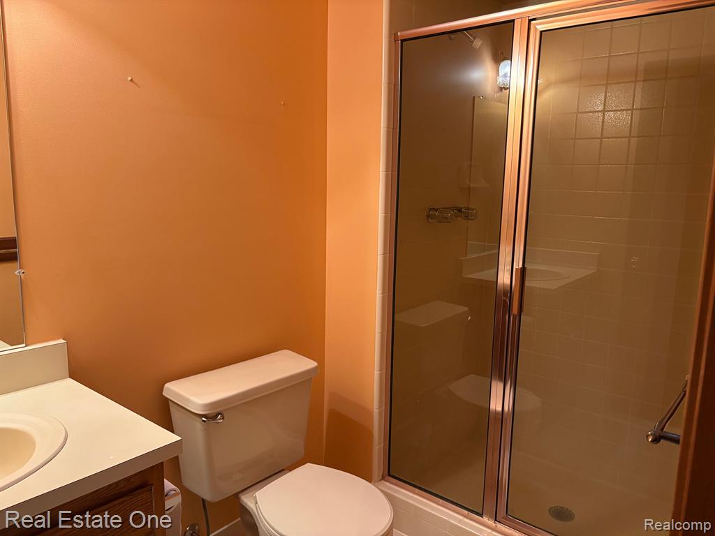 39858 Wilmette Drive Drive, Sterling Heights, MI 48313 — Photo 23