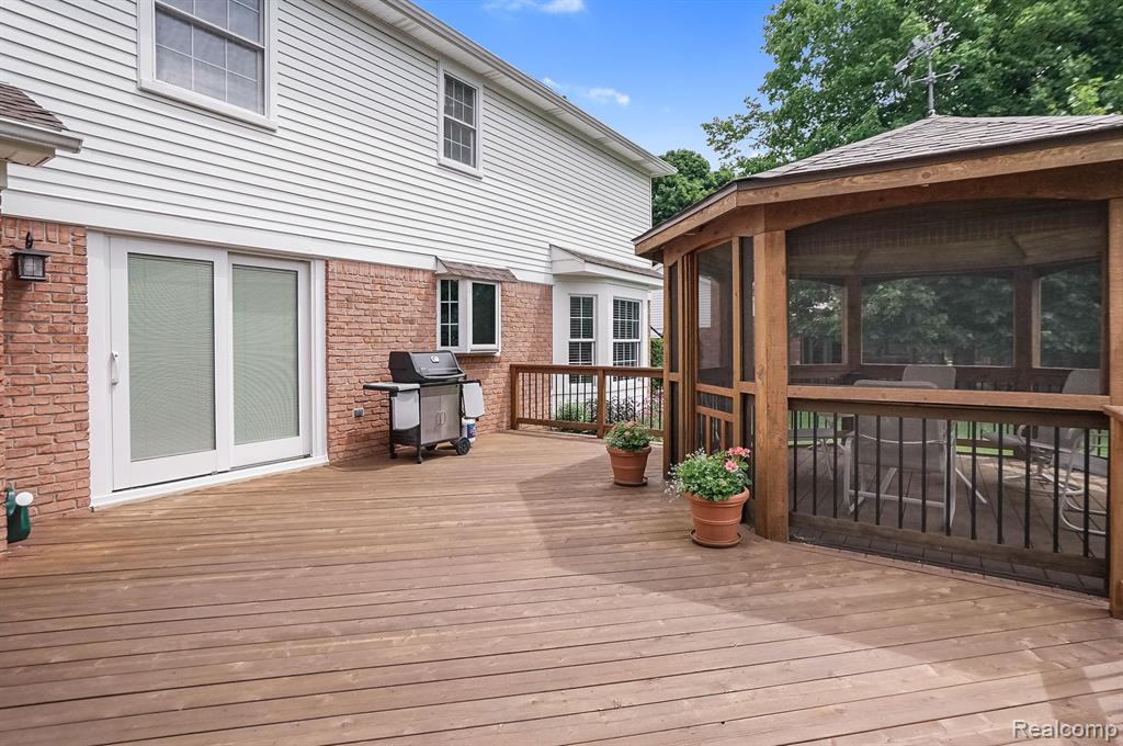 49309 PLUM TREE Drive, Plymouth, MI 48170 — Photo 31