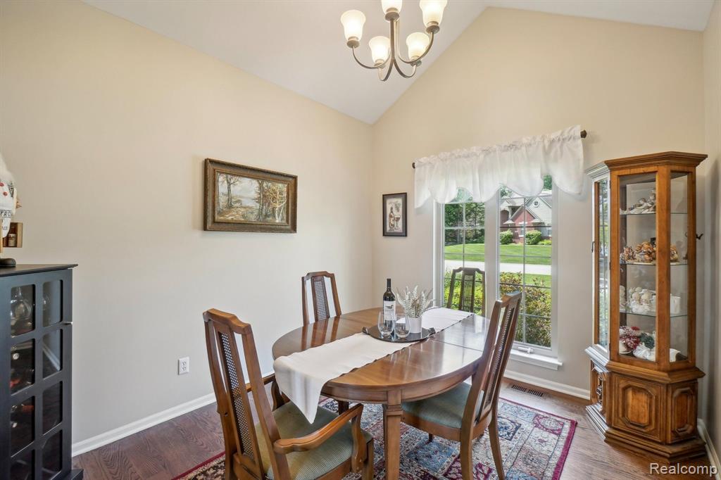 627 OLIVIA Drive, Milford, MI 48381 — Photo 7