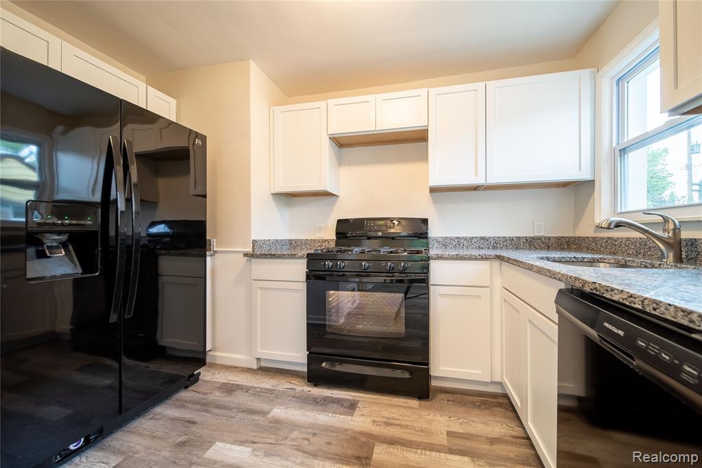 438 Ford Boulevard, Lincoln Park, MI 48146 — Photo 16