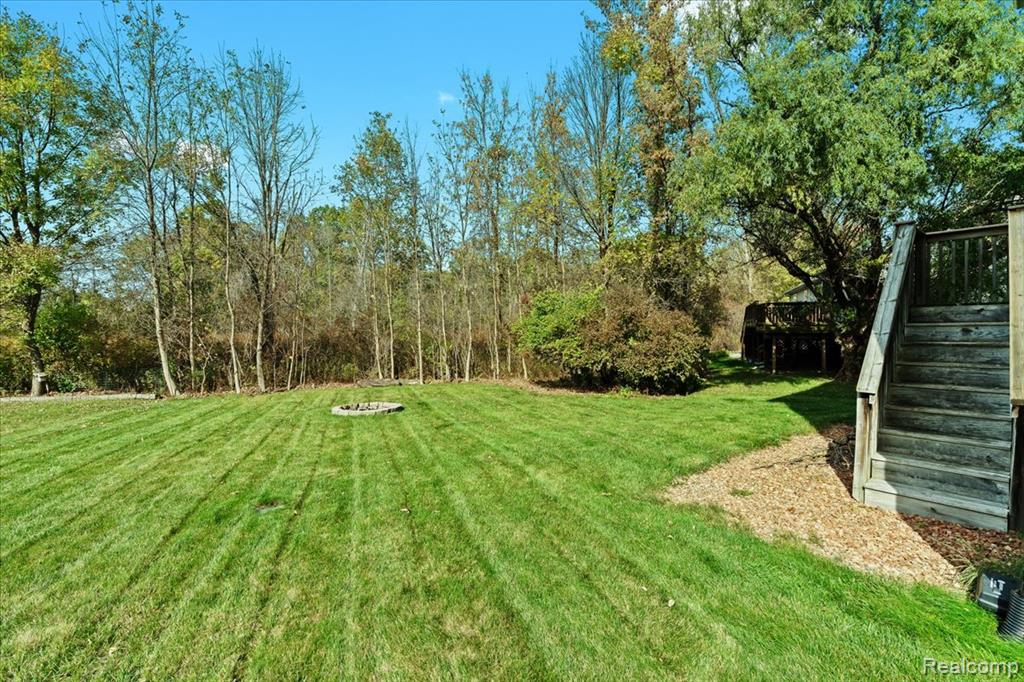 552 Hewitt Street, Howell, MI 48843 — Photo 30
