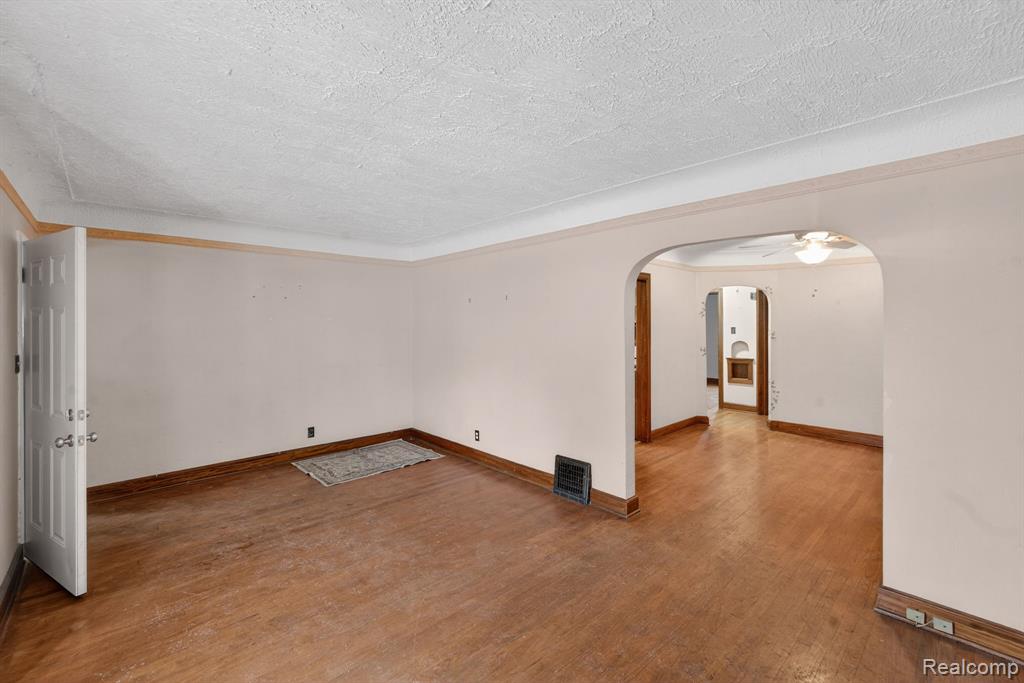 9495 Lakepointe Street, Detroit, MI 48224 — Photo 5