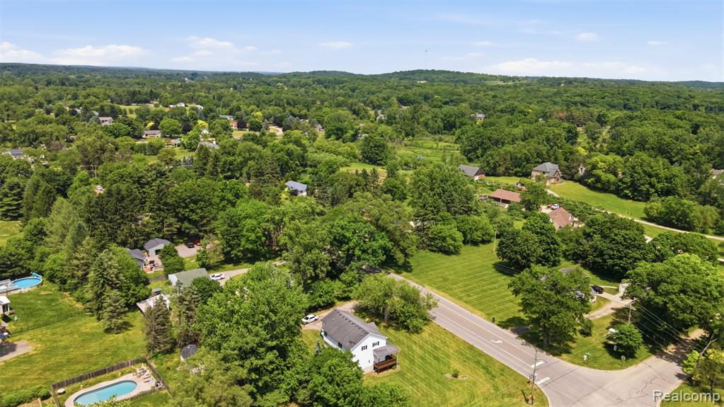 4482 Pleasant Valley Road, Brighton, MI 48114 — Photo 31