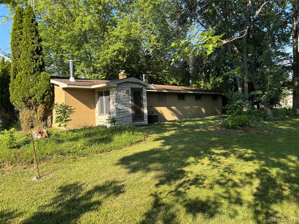 709 E Michigan Avenue E, Au Gres, MI 48703 — Photo 4