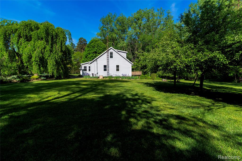 9051 Vienna Road, Otisville, MI 48463 — Photo 53