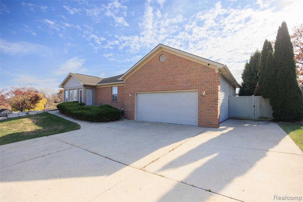 41841 S Service Drive, Belleville, MI 48111 — Photo 40