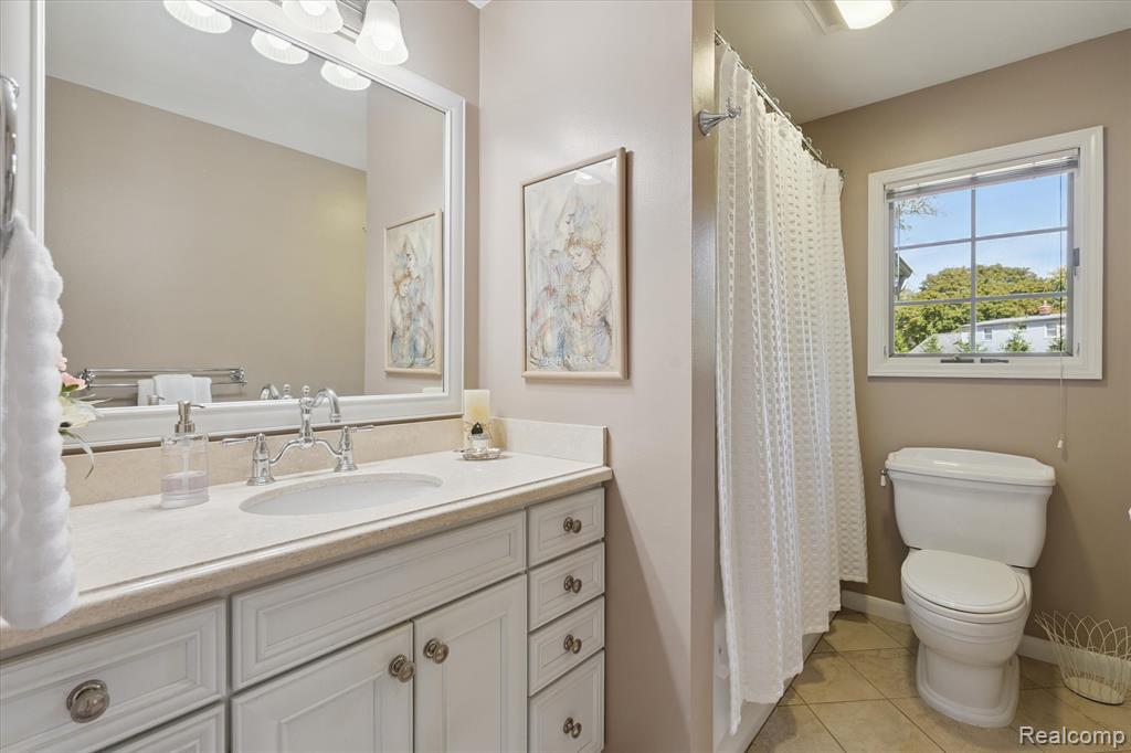 915 E River Road, Flushing, MI 48433 — Photo 21