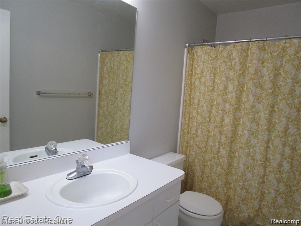 7424 TALL TIMBERS, West Bloomfield, MI — Photo 9