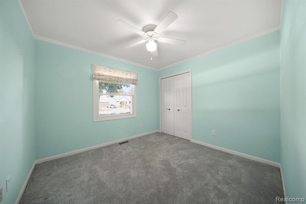 422 THORNEHILL Trail, Oxford, MI 48371 — Photo 16