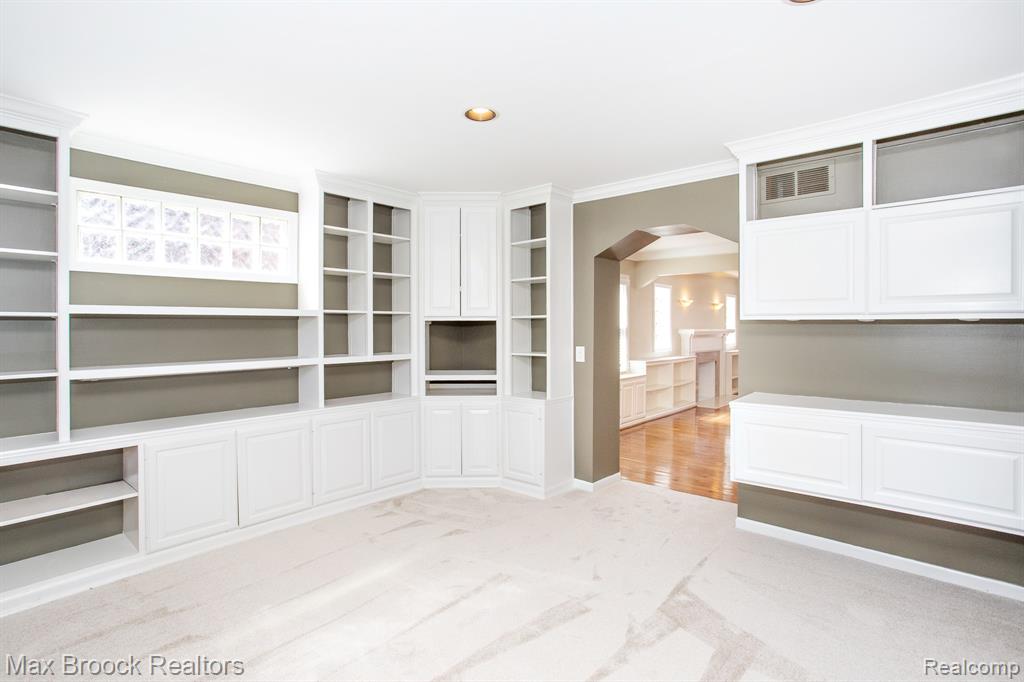 26614 Humber Street, Huntington Woods, MI — Photo 10