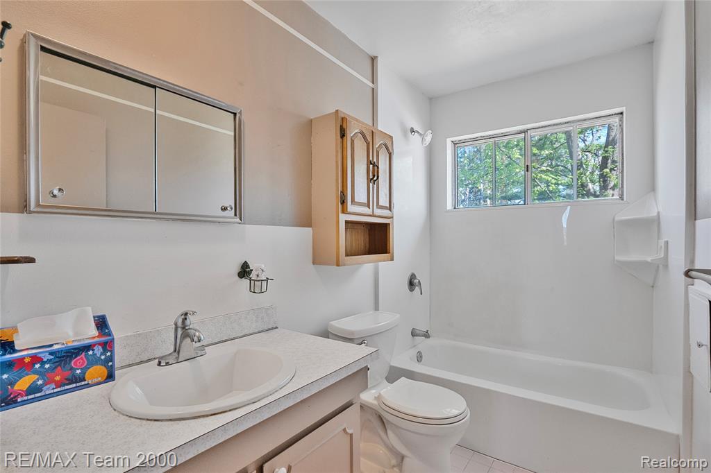 33622 Bock Street, Garden City, MI — Photo 11
