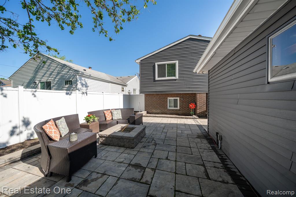 61 TECUMSEH Street, Clawson, MI — Photo 30