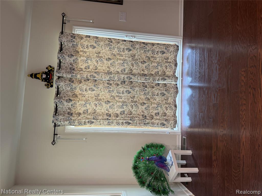 49654 Hummel Drive, Macomb, MI 48044 — Photo 12