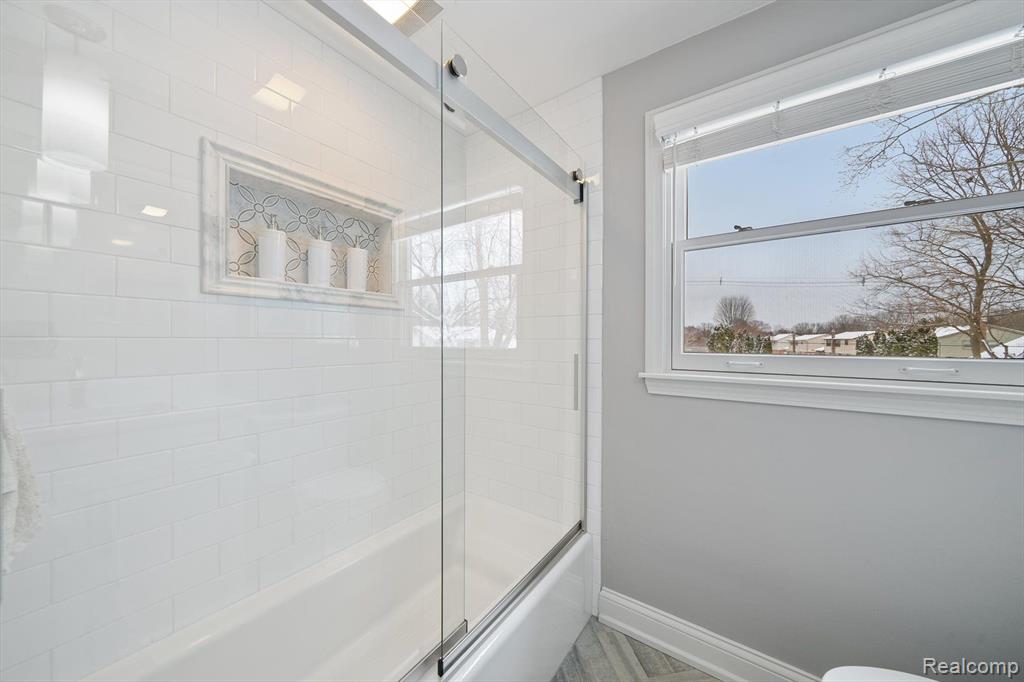 15946 WINCHESTER Drive, Northville, MI 48168 — Photo 33