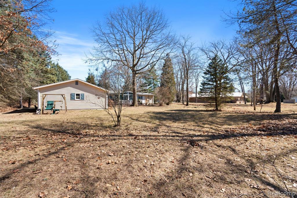 5269 LAKESHORE Road, Fort Gratiot, MI 48059 — Photo 20