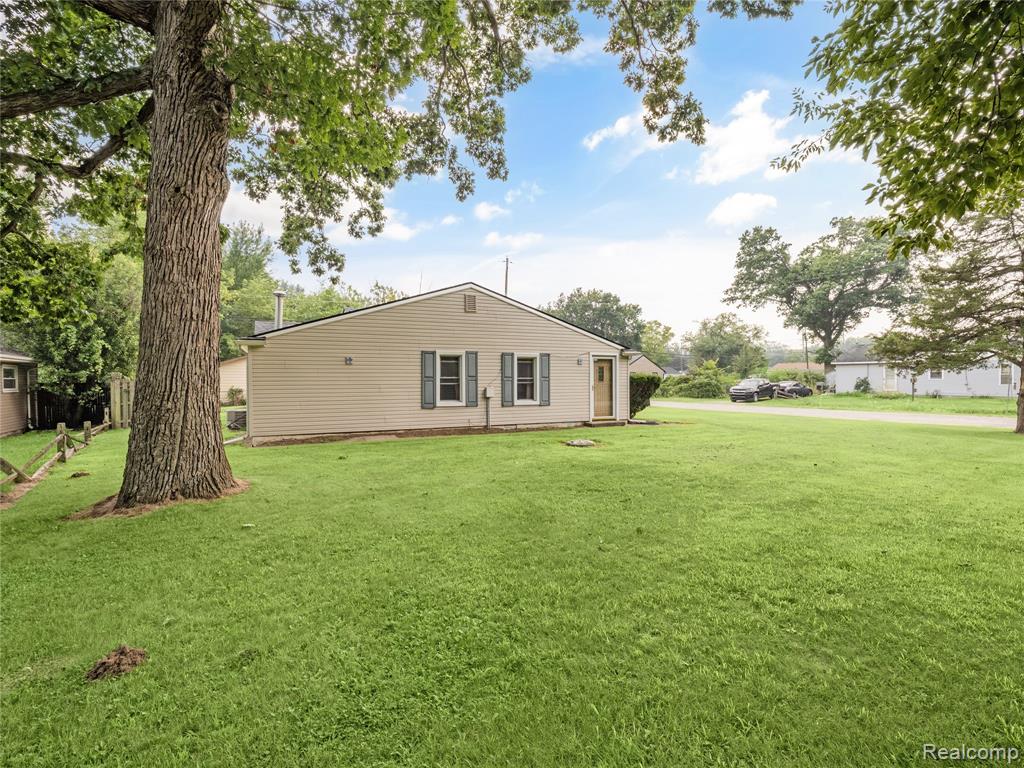 45175 Willis Road, Belleville, MI 48111 — Photo 28