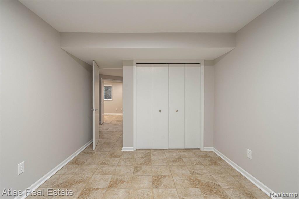 344 WOODLAND Drive, Saline, MI 48176 — Photo 44