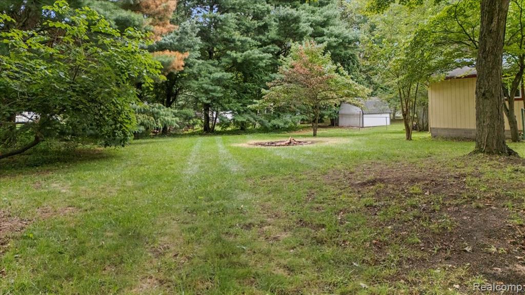 6891 Somerset Drive, Brighton, MI 48116 — Photo 27